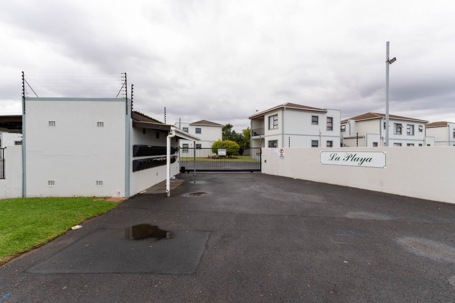 2 Bedroom Property for Sale in Twin Palms Western Cape